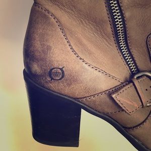 Born size 11 leather high top boots